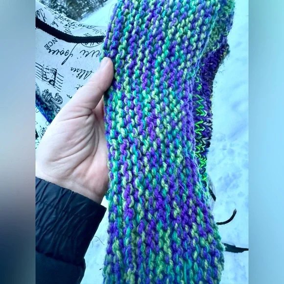 Vibrant Multicolor Knit Tote Bag - Picture 10 of 17